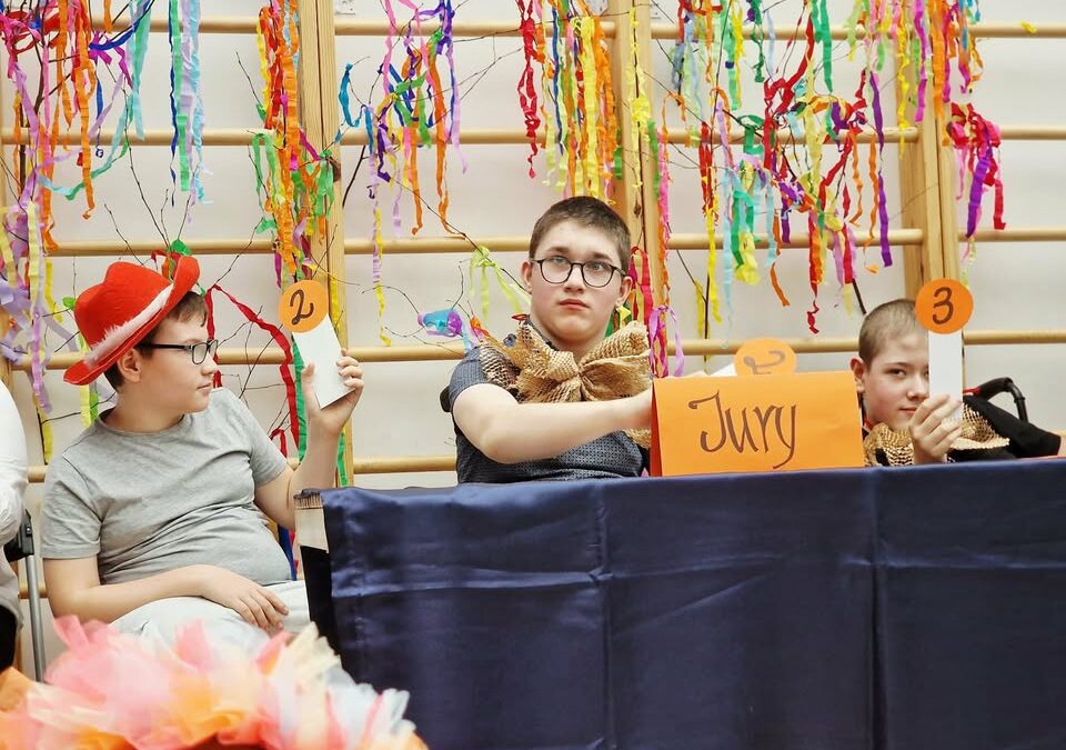 „Wiosenny zawrót głowy!” 🌸💇‍…